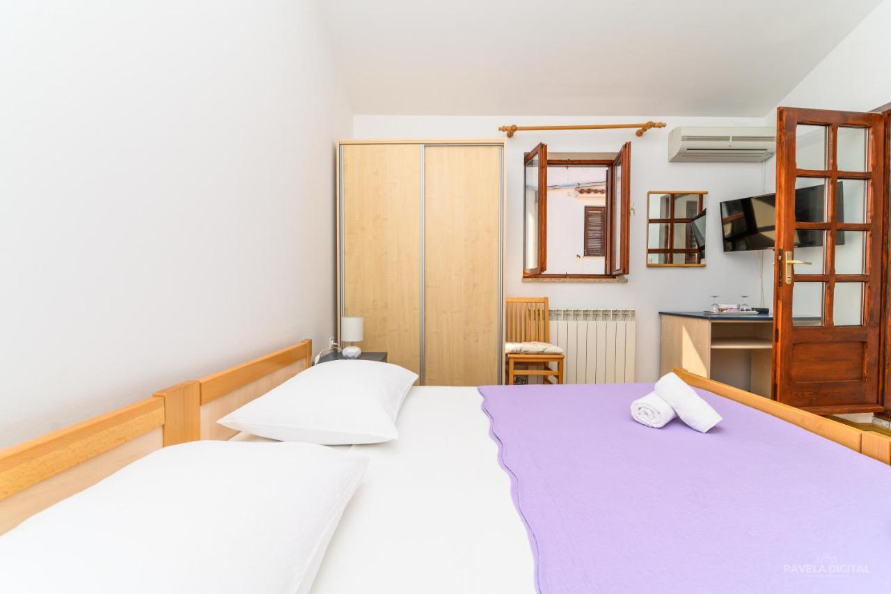 Sobe I Apartman Mareta Miholascica Exterior foto