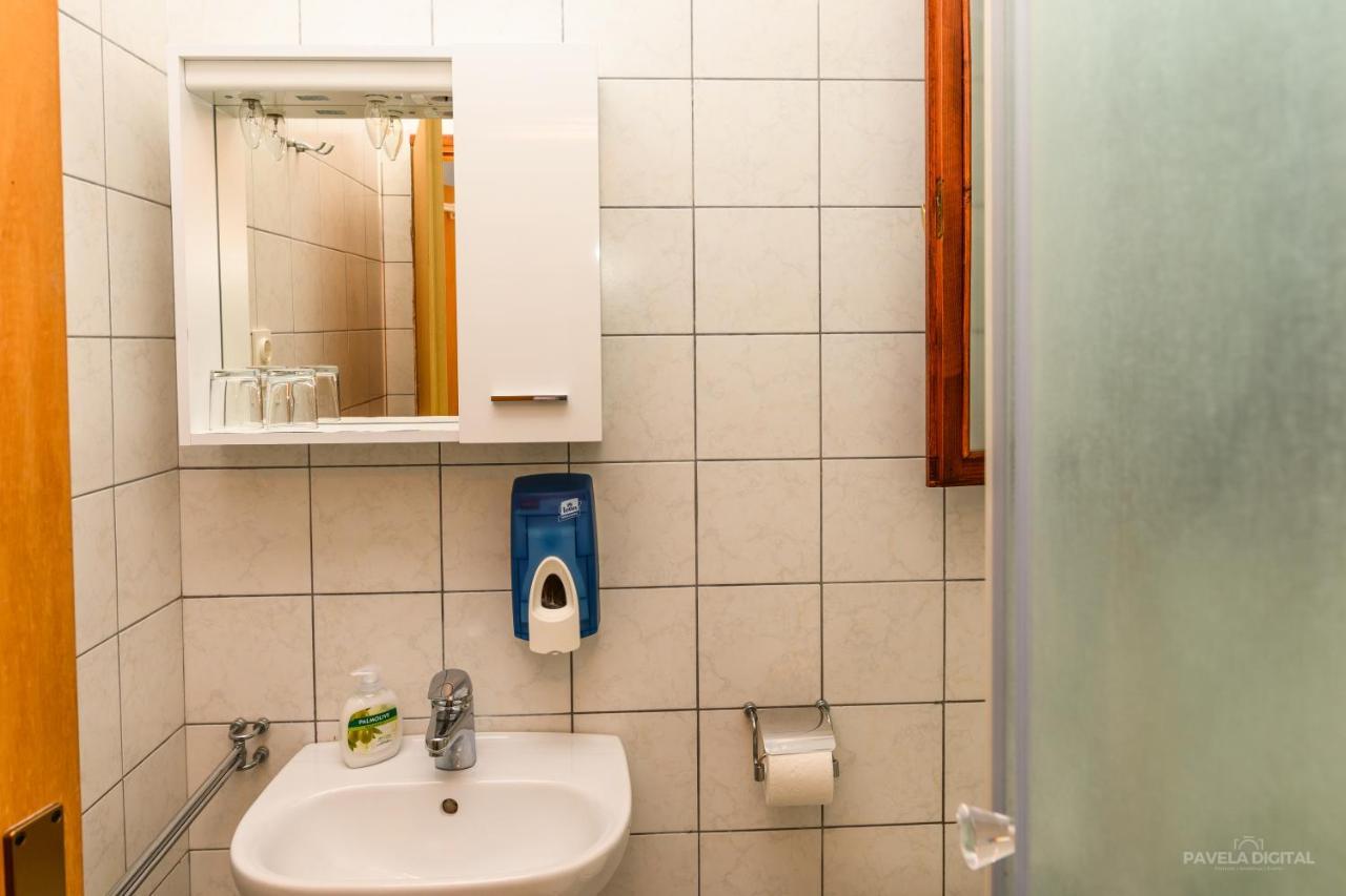 Sobe I Apartman Mareta Miholascica Exterior foto