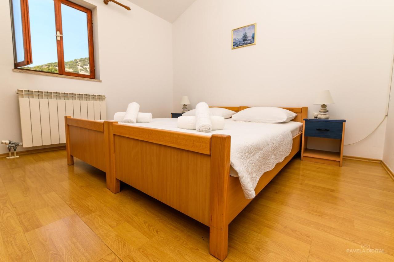 Sobe I Apartman Mareta Miholascica Exterior foto