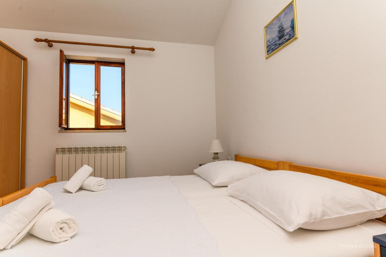 Sobe I Apartman Mareta Miholascica Exterior foto