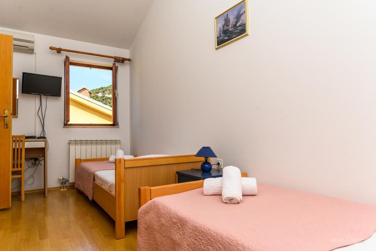 Sobe I Apartman Mareta Miholascica Exterior foto