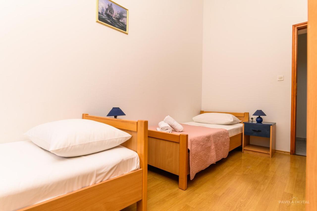 Sobe I Apartman Mareta Miholascica Exterior foto