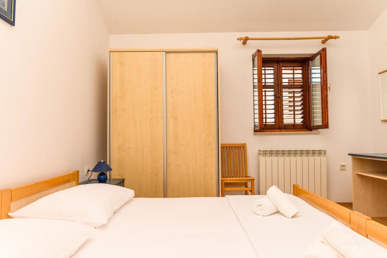 Sobe I Apartman Mareta Miholascica Exterior foto