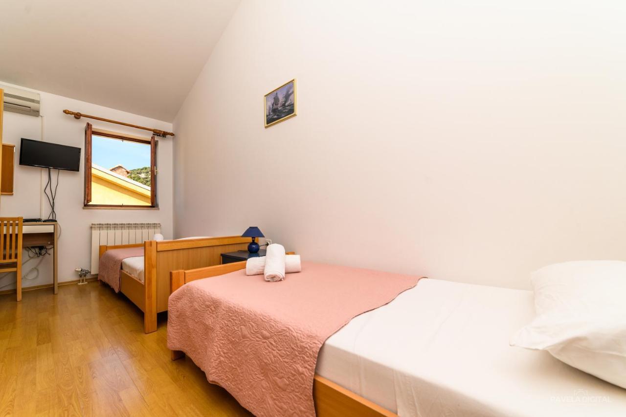 Sobe I Apartman Mareta Miholascica Exterior foto
