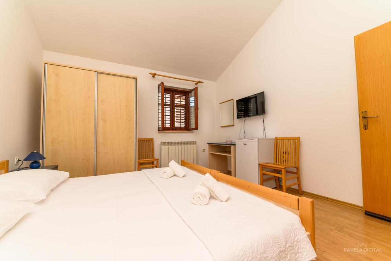 Sobe I Apartman Mareta Miholascica Exterior foto