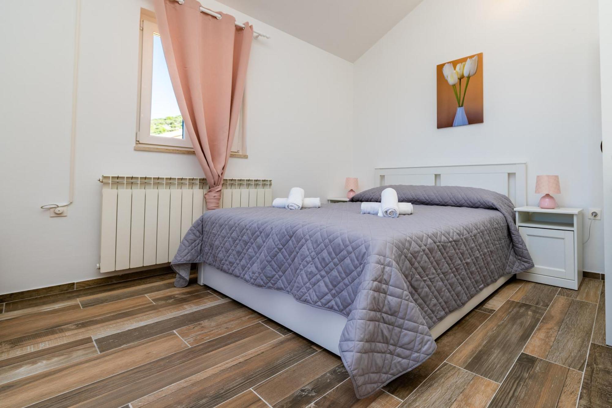 Sobe I Apartman Mareta Miholascica Exterior foto